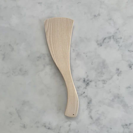 Natural grain ash wood curvy spatula